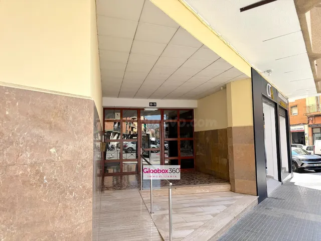 Amplio piso de 126 m2 con 5 habitaciones, terraza y ascensor - foto 5
