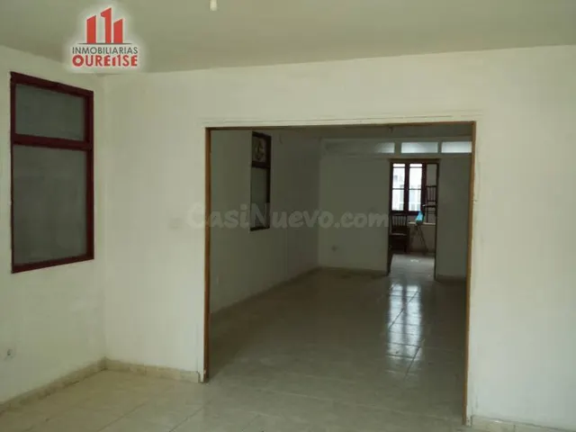 LOCAL COMERCIAL EN LA ZONA DE LAS LAGUNAS. — 2