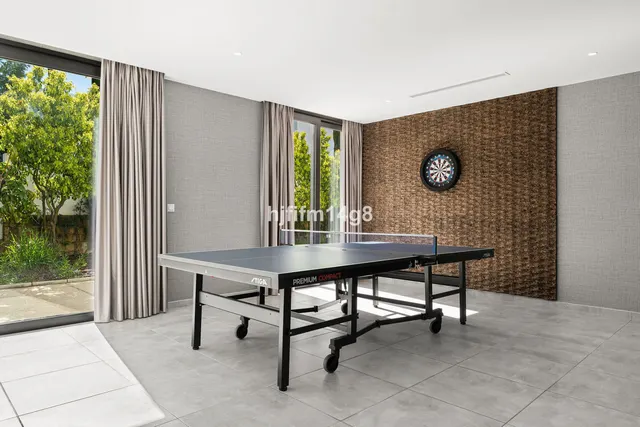 Chalet 5 habitaciones 1004m² en venta - Costa del Sol — 28
