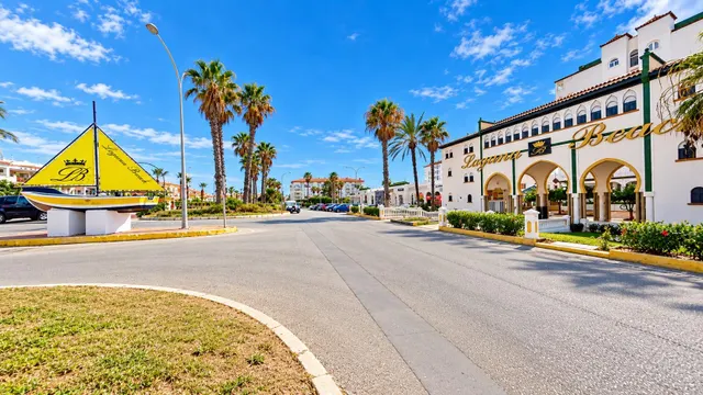 Exclusivo piso todo exterior en Laguna Beach, Torrox — 15