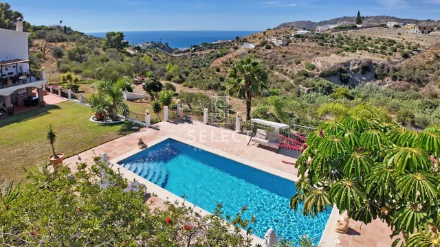 GRAN FINCA CON VISTAS AL MAR , LA HERRADURA - foto 2