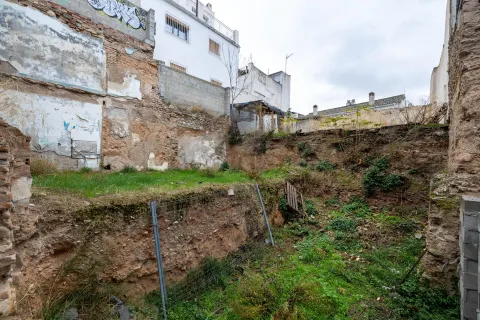 SE VENDE TERRENO URBANO PLURIFAMILIAR ZONA REAL DE CARTUJA Y JARDINES DEL TRIUNFO
