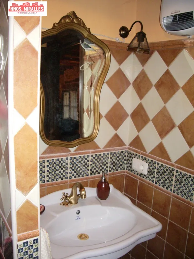 SE  VENDE CASA TIPICA MARAGATA INDEPENDIENTE EN EL CAMINO DE SANTIAGO — 26