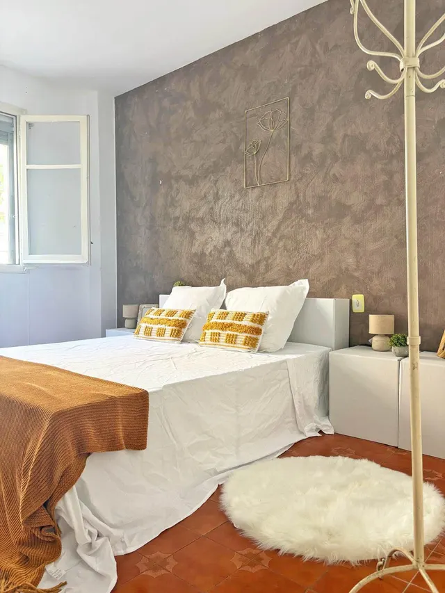 Piso exterior en planta baja con gran patio privado en Terrassa — 13