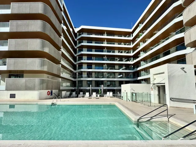 ÁTICO DE LUJO EN FUENGIROLA A UN PASO DE LA PLAYA CON MARAVI
