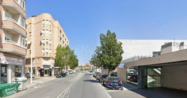 Local comercial diáfano con altillo y sotano en zona Carrus - foto 2