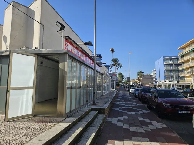 Local comercial en alquiler en Avenida Diputación 192, Cambr - foto 2