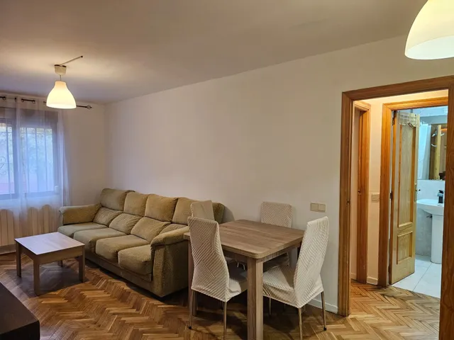 Vivienda de dos dormitorios en alquiler en Torrecaballeros. — 12