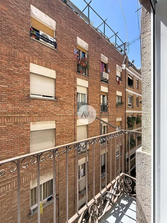 El Raval, reformado, con luz y balcones. Una oportunidad rea - foto 5
