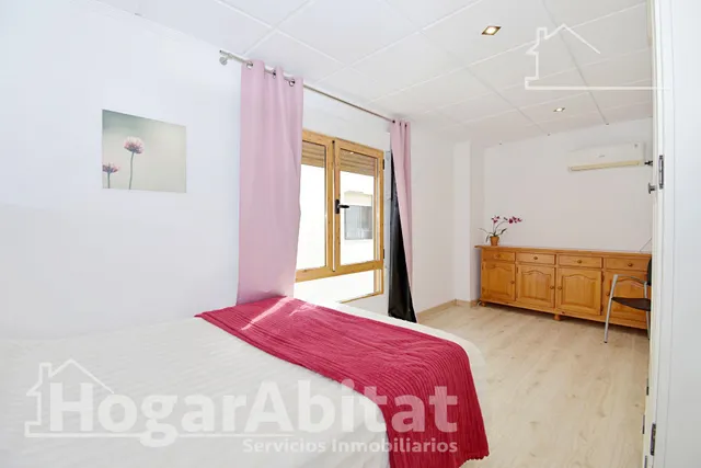 Precioso ático dúplex, impecable y luminoso, todo amueblado y en pleno centro histórico — 36