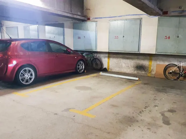 Plaza de parking y trastero a la venta, en El Pla de Martorell — 21