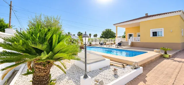 Villa en Oliva  playa urbanización Canyaes — 2