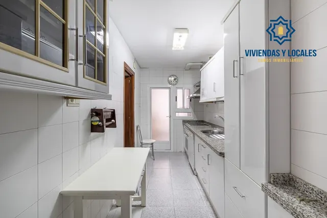 MAGNIFICA VIVIENDA EN LAS FLORES - CAMINO DE RONDA — 22