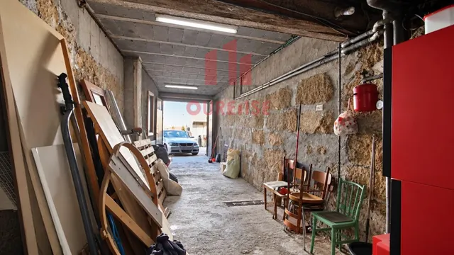 Casa de tres plantas con terraza y garaje amplio cerca del pazo de bentraces — 42