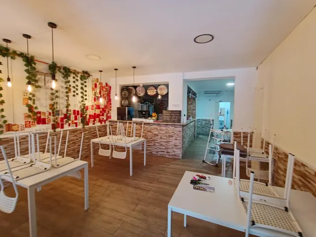 Local Comercial Reformado en Pere Garau, Palma de Mallorca - - foto 2