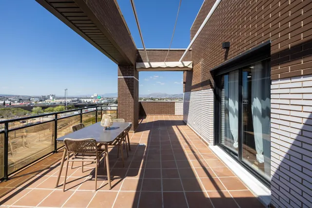 Ático Dúplex Reformado con Terraza de Ensueño en Armilla — 19