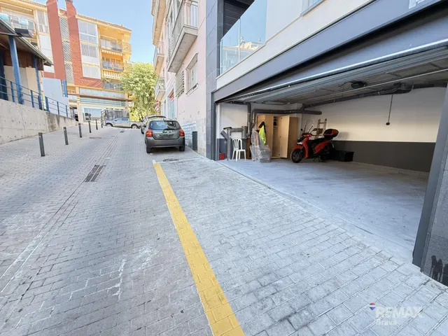 Magnífico piso a estrenar con terraza, piscina y garaje en el centro de Roses. — 19
