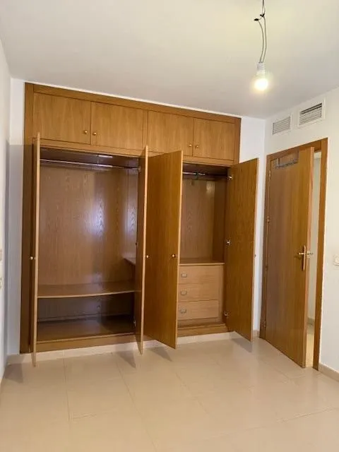 ALQUILER DE APARTAMENTO EN RONDA SUR SIN MUEBLES — 14