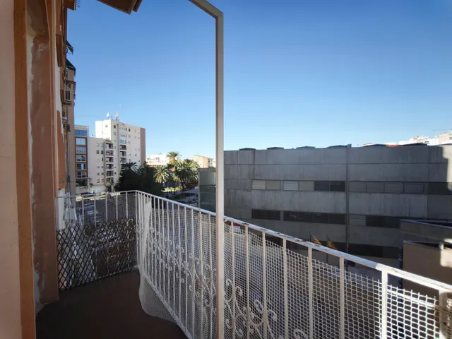 Un piso de los que ya no se hacen: espacio, sol y la brisa del mar a un paso — 9