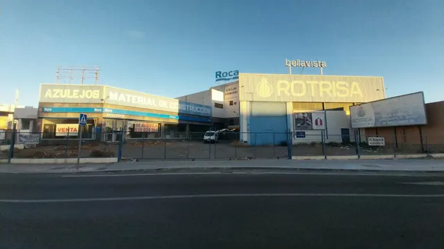 Alquiler complejo industrial ,logistico y comercial en Carreterra Sierra Alhamilla — 2