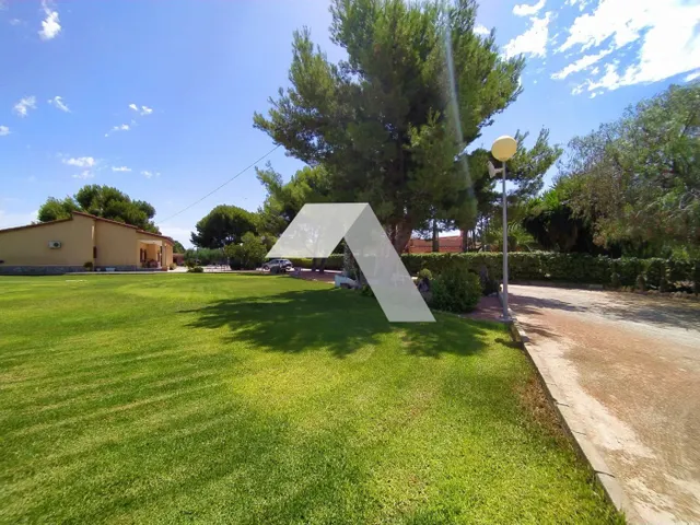 Chalet en venta — 10