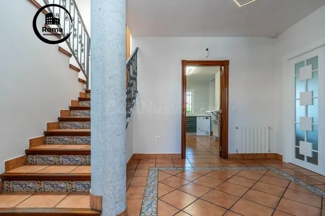 Espectacular casa en Nueva Otura - foto 2