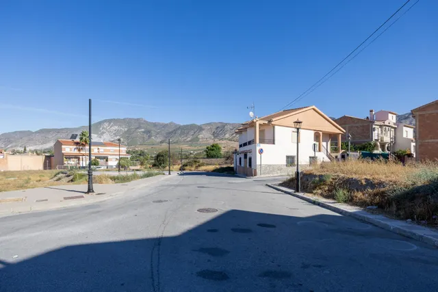 SE VENDE AMPLIO PISO EXTERIOR EN DÚRCAL GRANADA INCLUYE LOCAL — 32
