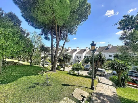 Vistas panorámicas al mar en Seghers  — Elegancia, privacidad y ubicación exclusiva en Estepona