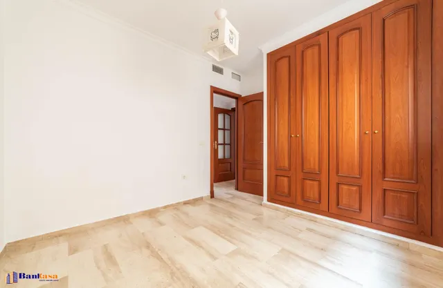 PISO EN ALQUILER SIN MUEBLES EN PARQUE OESTE | GRAN TERRAZA | PISCINA | PÁDEL | GARAJE — 19