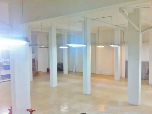 Local comercial gran dimensión, diáfano en Campoamor — 2