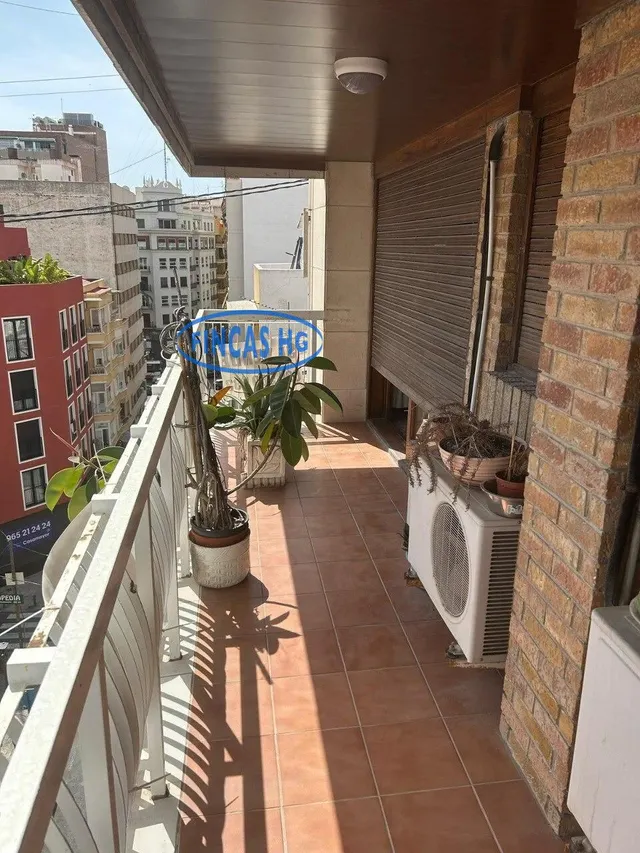 Gran vivienda señorial, centro tradicional con 242 m2. — 3