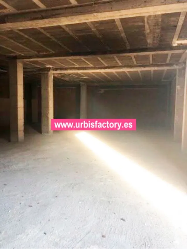 Urbis te ofrece un local comercial en alquiler en Santa Mart