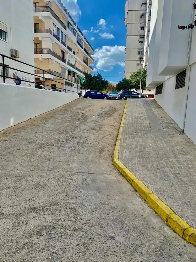 OPORTUNIDAD PLAZA DE GARAJE EN LA ZONA DEL CERRO FALÓN. — 7