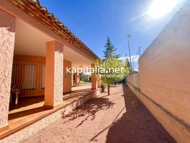 Magnifico chalet a la venta en Valencia — 32