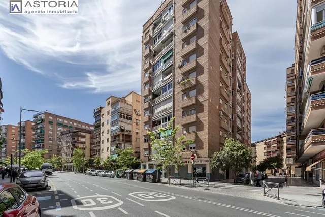 Piso reformado en Avenida Barcelona — 21