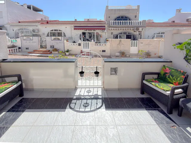 Exclusivo Adosado con excelente diseño y 2 amplias terrazas + solarium privado con vistas despejadas ( Sin gastos de comunidad ) — 47