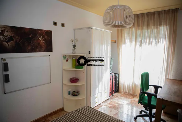 Se vende edificio completo de tres plantas  con garaje, patios privados y solárium — 38