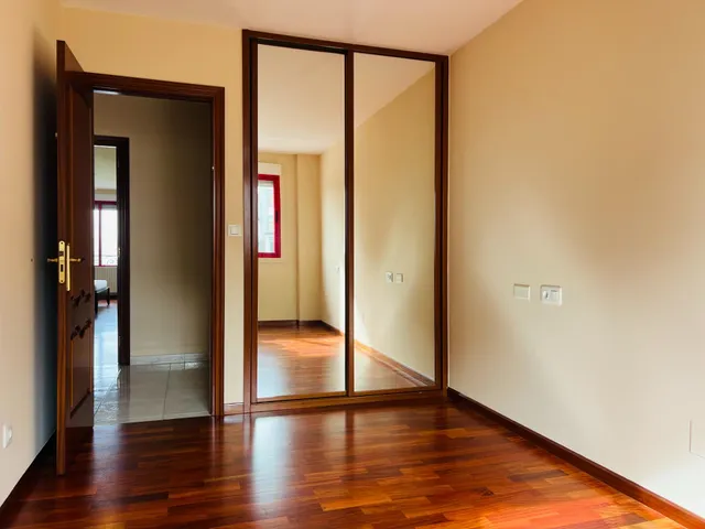PISO EN CALLE CASTELLANA, EN CAMBRE — 23