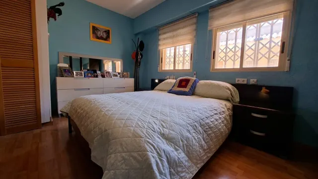 Bonito apartamento con vistas y piscina — 25