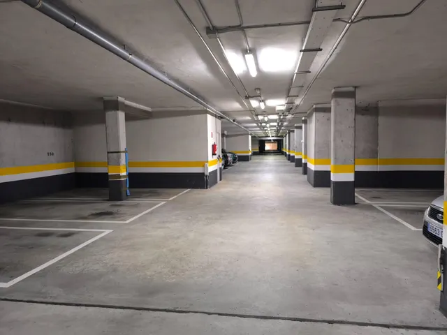 PLAZA DE GARAJE EN SANTIAGO — 5