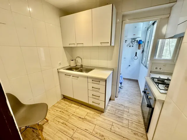 Piso de 3 habitaciones con ascensor junto a calle Aragón – P - foto 2