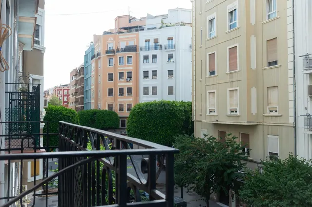 REFORMADO, TRES habitaciones, DOS BAÑOS, ASCENSOR, RUZAFA - foto 3