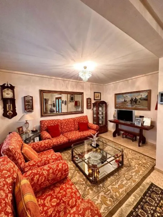 OPORTUNIDAD!!! CASA INDEPENDIENTE DE TRES PLANTAS EN VENTA E - foto 3