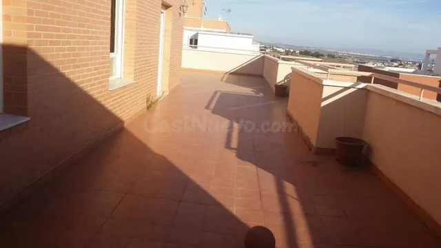 PRECIOSO ÁTICO EN LA CAÑADA, SOLO ESTUDIANTES O FUNCIONARIOS - foto 4