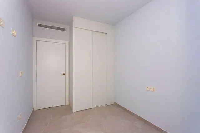 Apartamento 2 habitaciones 86m² en venta - Paseo maritimo — 17