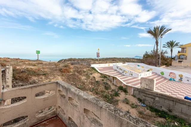 Vive el mar desde casa: parcela exclusiva en primera línea de playa en Xeraco — 24