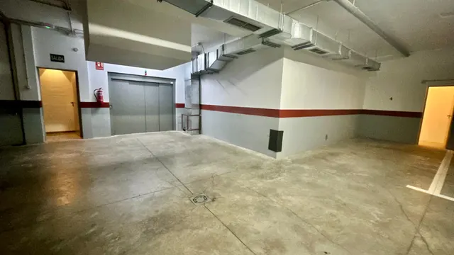 Piso exterior de 3 dormitorios y 2 baños con garaje y trastero en Avenida Buenos Aires. — 41