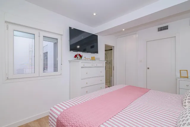 ¡Tu Nuevo Hogar te espera!  Semi-ático Reformado con Gran Terraza, junto Virgen de Las Angustias — 30