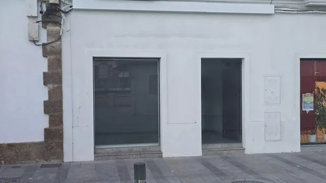 LOCAL COMERCIAL EN EL CENTRO DE CHICLANA — 3