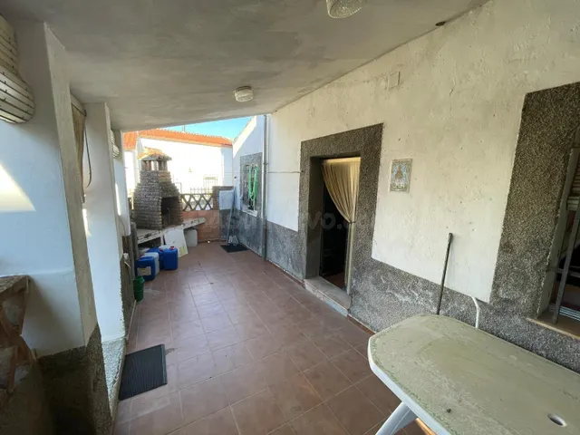 CASA EN ARROYO MALPARTIDA